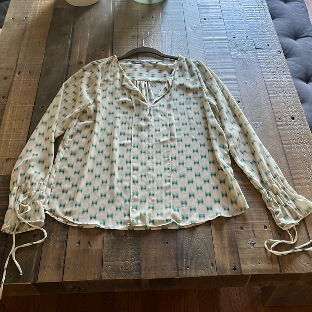Zara - great condition - spring/fall blouse - size M
